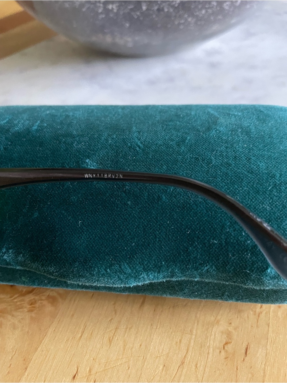 Gucci Black Oversized Women's Sunglasses - Classic UV Protection - Picture 7 of 7